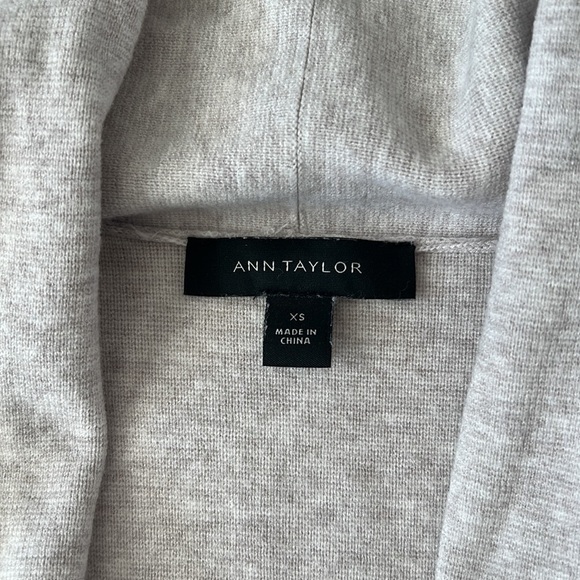 Ann Taylor Shawl Open Cardigan in Light Neutral Heather XS - Picture 4 of 10